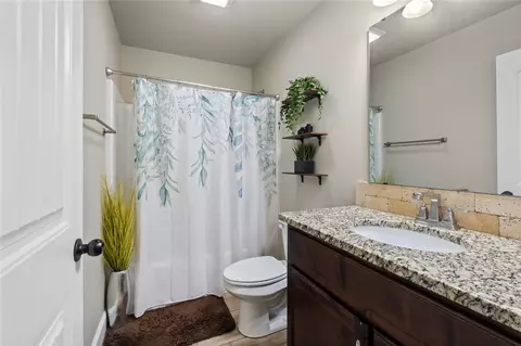 Bath - 601 Melrose Pl, Bentonville, AR 72712 photo 4 of 4