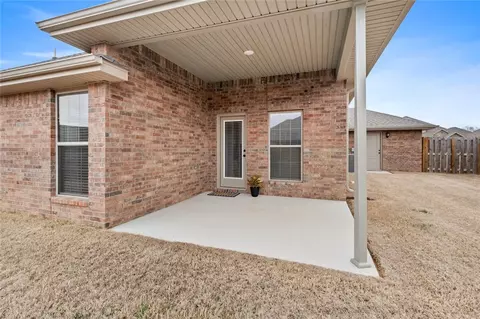 Exterior - 601 Melrose Pl, Bentonville, AR 72712 photo 3 of 7
