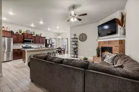 Living - 601 Melrose Pl, Bentonville, AR 72712 photo 3 of 3