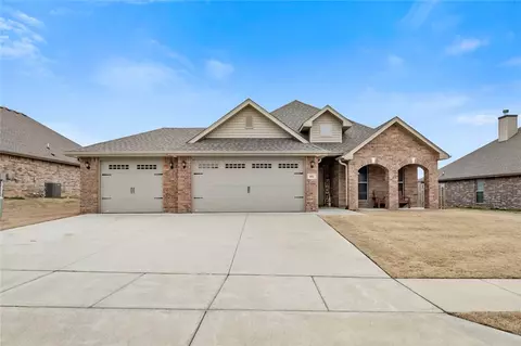 Exterior - 601 Melrose Pl, Bentonville, AR 72712 photo 2 of 7