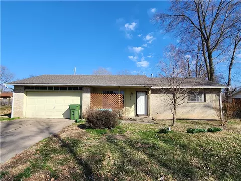 813 N 15th St, Rogers, AR 72756