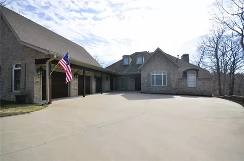 13749 Sassafras Cir, Rogers, AR 72756