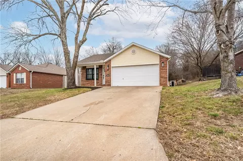 3800 Lilac Dr, Fayetteville, AR 72704