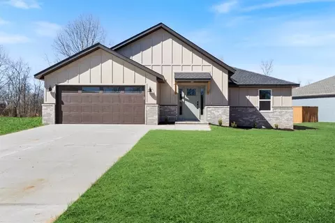 26 Dunipace Dr, Bella Vista, AR 72715