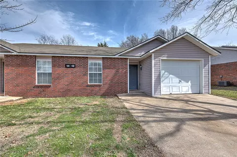 1462 N Boxley Ave, Fayetteville, AR 72704