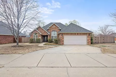 3732 W Morning Mist Dr, Fayetteville, AR 72704