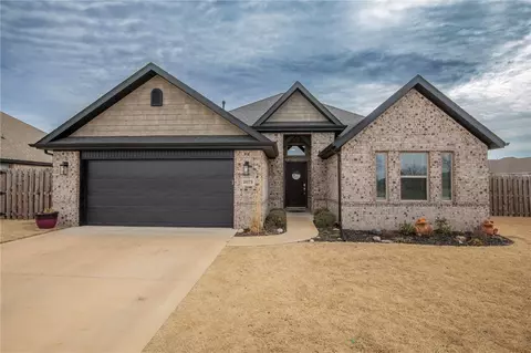 2073 Seay Cir, Pea Ridge, AR 72751