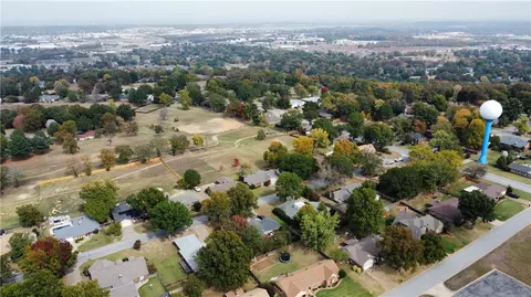 View/Area - 2609 Roxbury Ln, Fort Smith, AR 72908 photo 2 of 6