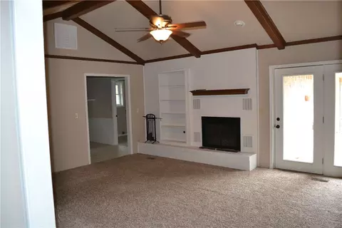 Living - 2609 Roxbury Ln, Fort Smith, AR 72908 photo 1 of 3