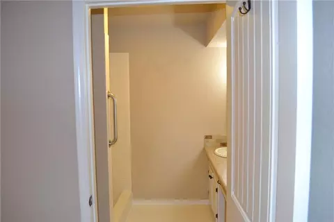 Bath - 2609 Roxbury Ln, Fort Smith, AR 72908 photo 5 of 5
