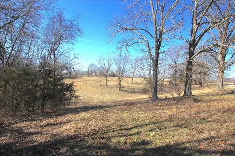 699 Gates Ln, Pea Ridge, AR 72751