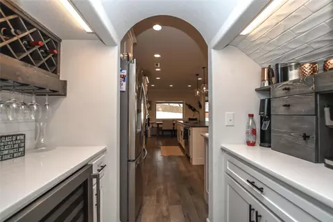 Kitchen - 1005 Red Oak Loop, Elm Springs, AR 72728 photo 6 of 8