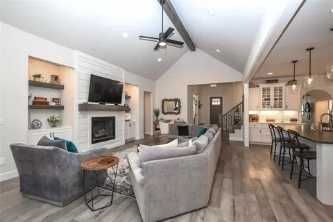 Living - 1005 Red Oak Loop, Elm Springs, AR 72728 photo 1 of 7