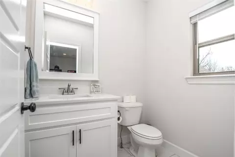 Bath - 1005 Red Oak Loop, Elm Springs, AR 72728 photo 8 of 8