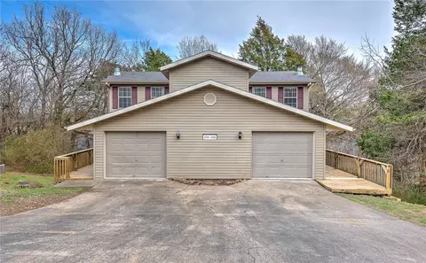3128 N 3134 N Kensington Ct, Fayetteville, AR 72703