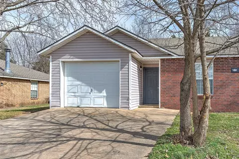 1464 N Boxley Ave, Fayetteville, AR 72704