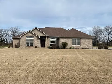 8540 W Forest Hills Dr, Fayetteville, AR 72704