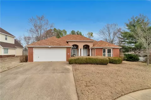 2190 E Deer Creek Dr, Fayetteville, AR 72703