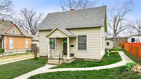309 N 3rd St, Rogers, AR 72756