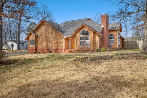 106 Harris Ln, Springdale, AR 72764