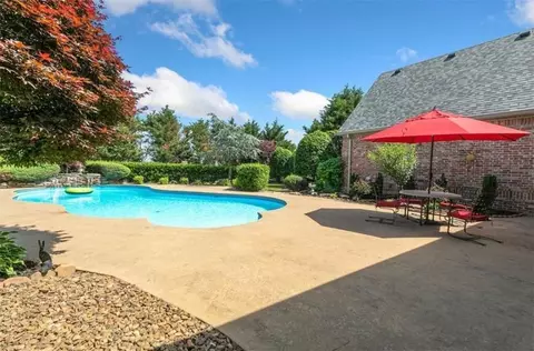 11232 W Stonebriar Dr, Bentonville, AR 72712
