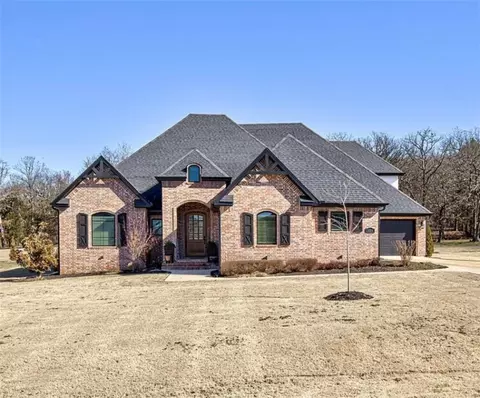 604 Knollwood Dr, Fayetteville, AR 72703