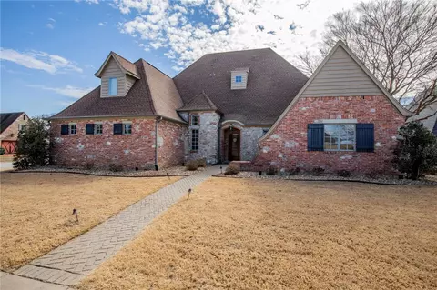 3501 SW Champagne Ave, Bentonville, AR 72712