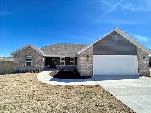 183 Presley Loop, Huntsville, AR 72740