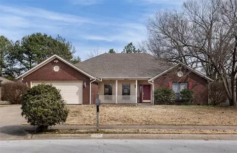 2872 N Quail Creek Dr, Fayetteville, AR 72703
