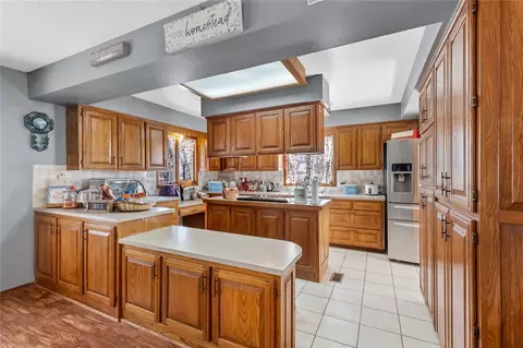 Kitchen - 10585 Keller Rd, Centerton, AR 72719 photo 2 of 4