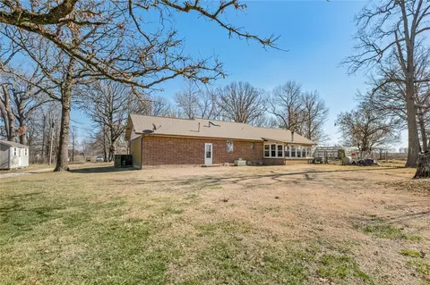 Exterior - 10585 Keller Rd, Centerton, AR 72719 photo 6 of 9