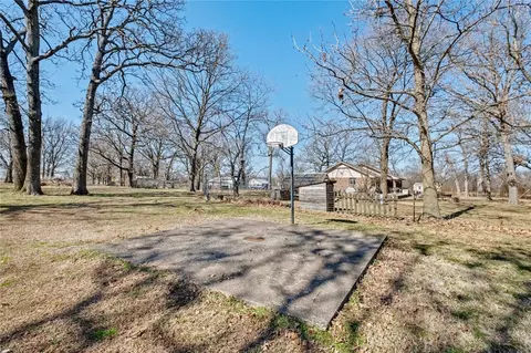 Exterior - 10585 Keller Rd, Centerton, AR 72719 photo 8 of 9