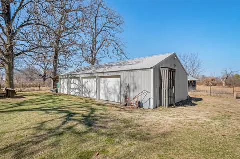 Exterior - 10585 Keller Rd, Centerton, AR 72719 photo 4 of 9