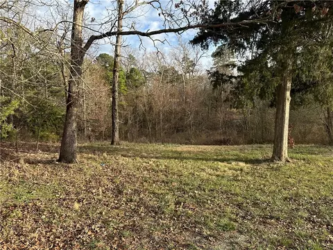 2 Bel Aire Dr, Holiday Island, AR 72631