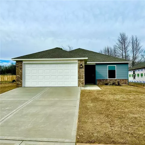 1905 E Annette Dr, Siloam Springs, AR 72761