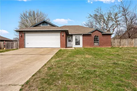 613 Del Cir, Lowell, AR 72745