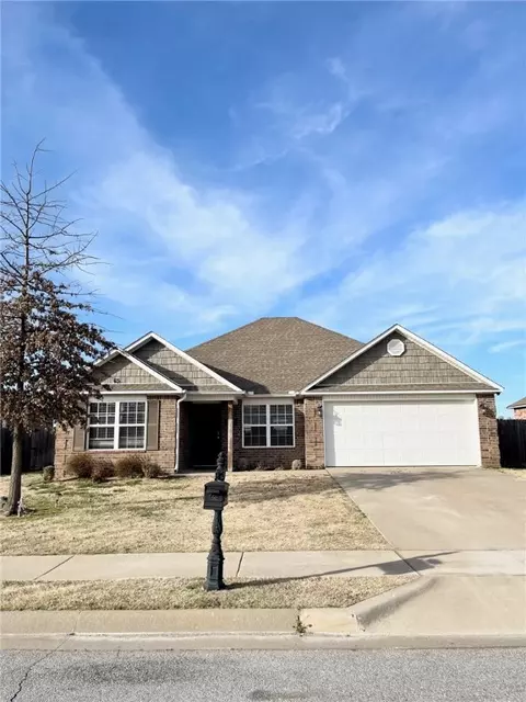 107 Southpointe Ave, Rogers, AR 72758