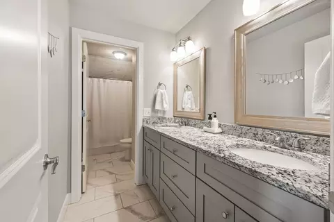 Bath - 4604 W Buckeye Dr, Rogers, AR 72758 photo 4 of 4