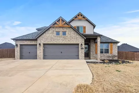 4604 W Buckeye Dr, Rogers, AR 72758