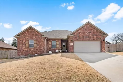 1211 Colonel Mcneil Dr, Prairie Grove, AR 72753