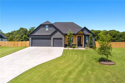 14921 Tikaani Dr, Siloam Springs, AR 72761