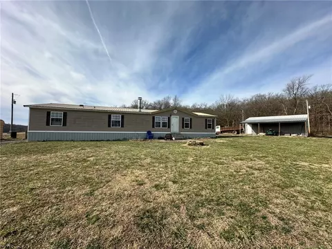 17169 Peterson Rd, Gentry, AR 72734