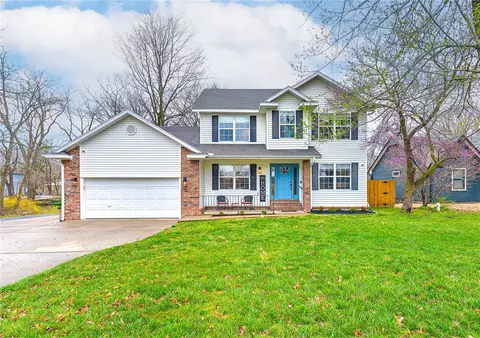 522 Tiger Blvd, Bentonville, AR 72712