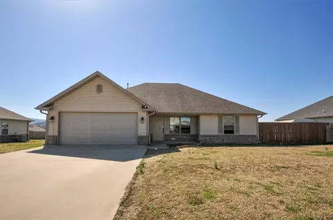 1421 General Parson Dr, Prairie Grove, AR 72753