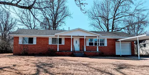 502 Hannibal St, Siloam Springs, AR 72761