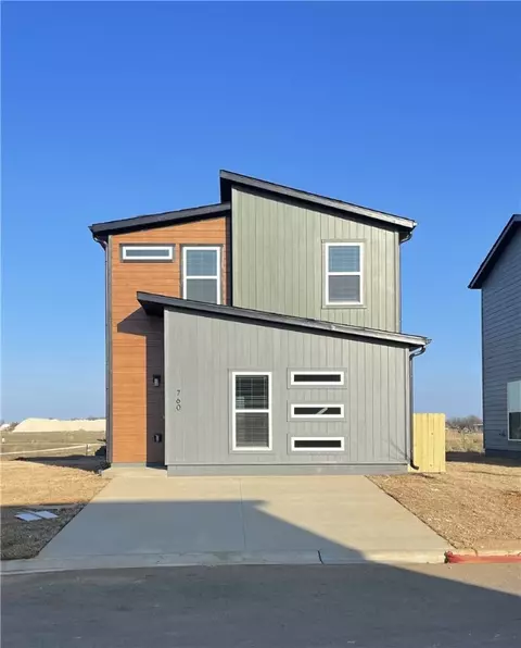 760 Maryland Ave, Centerton, AR 72719