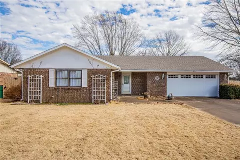 4101 Mohawk Cir, Springdale, AR 72764