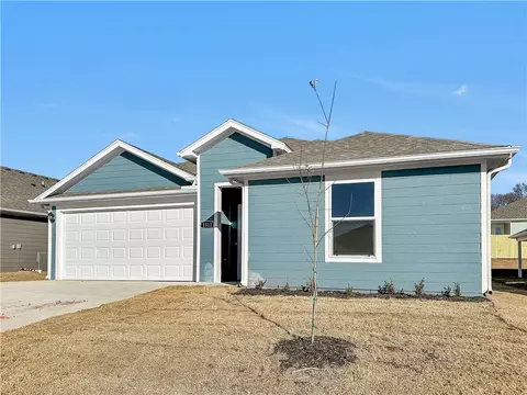 400 NW Pinwheel St, Highfill, AR 72734