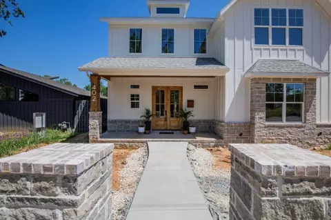 402 NW 7th St, Bentonville, AR 72712