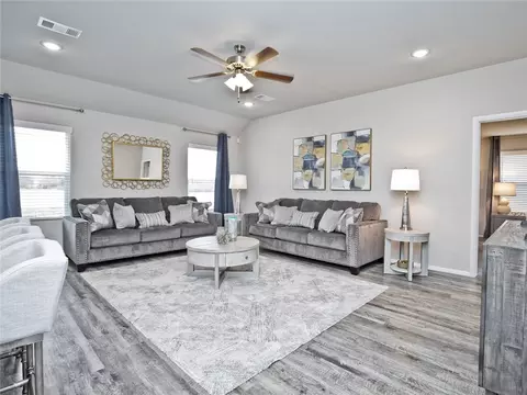 1717 Ace Ave, Gentry, AR 72734